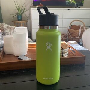 GREEN HYDROFLASK 32oz